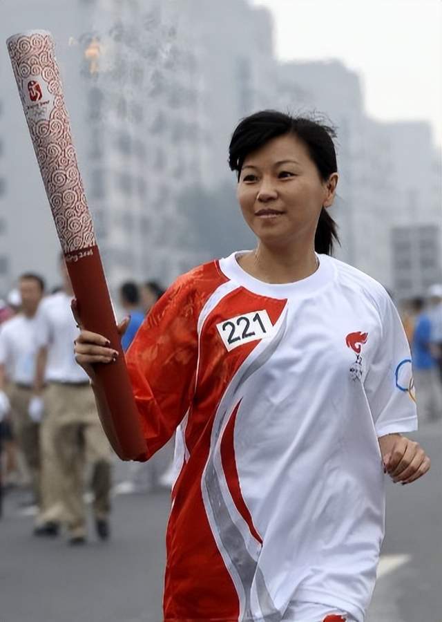 铁娘子周继红丈夫是金牌教练辉煌背后的愧疚与泪水