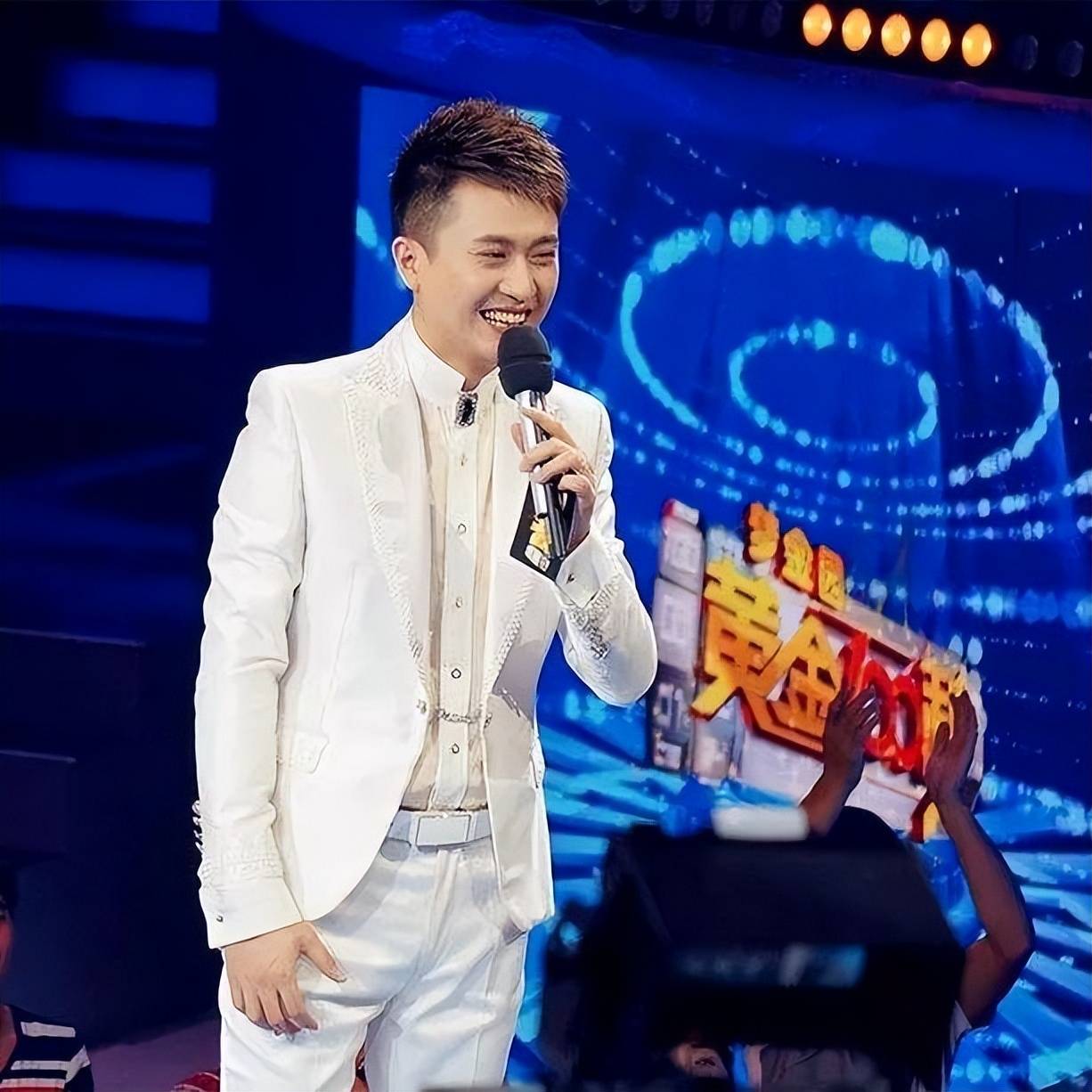 原创央视主持人杨帆暗恋张蕾8年最后与青梅竹马结婚生下俩女儿