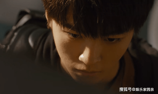 原创重生之门无父无母的庄文杰靠什么养活自己答案细思极恐