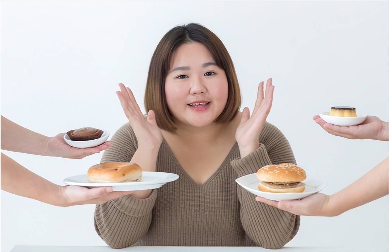 原创女人如何减掉大肚腩建议不妨少吃4种食物多喝3种燃脂水