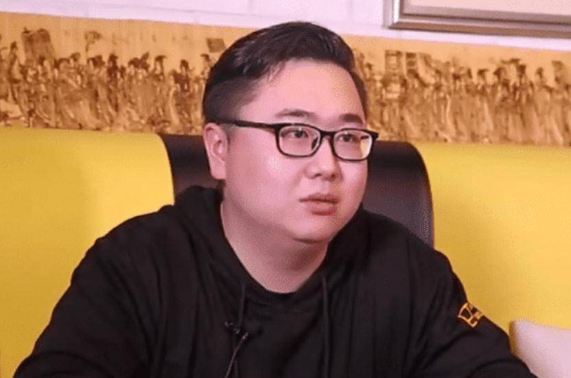 他宠了章泽天2年,却输给了老自己20岁的刘强东,27岁胖到不敢认_陶杜平