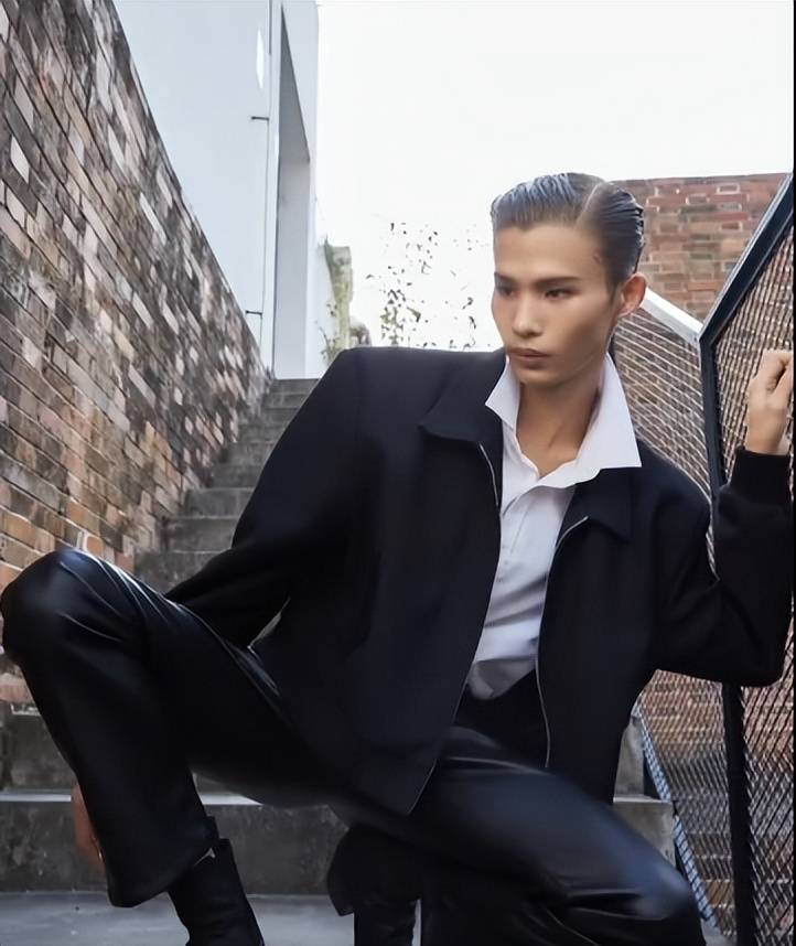 如今的陆仙人成立了自己的公司和品牌,一个广西小伙子能有如今的成就