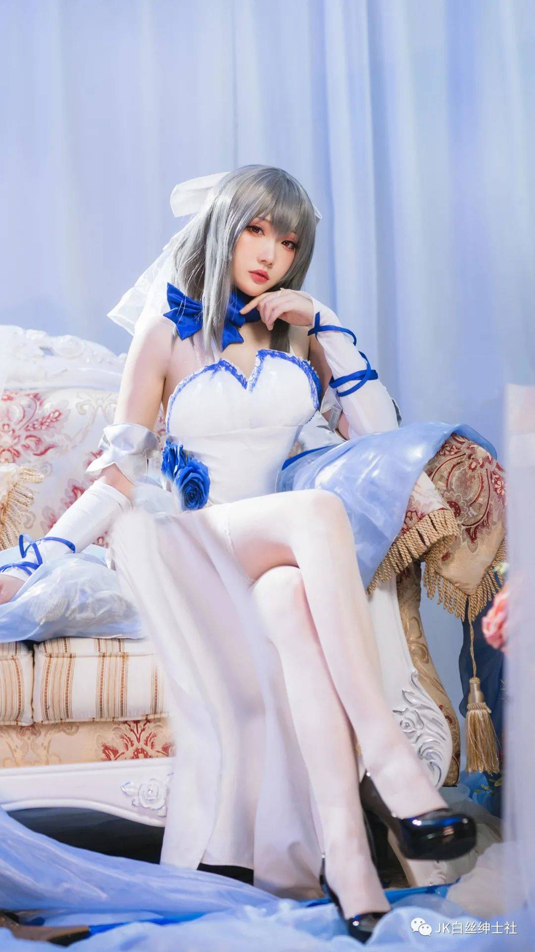 cos:碧蓝航线路易九世-华服的圣骑士cos正片@瓜希酱_wb_摄影_视线