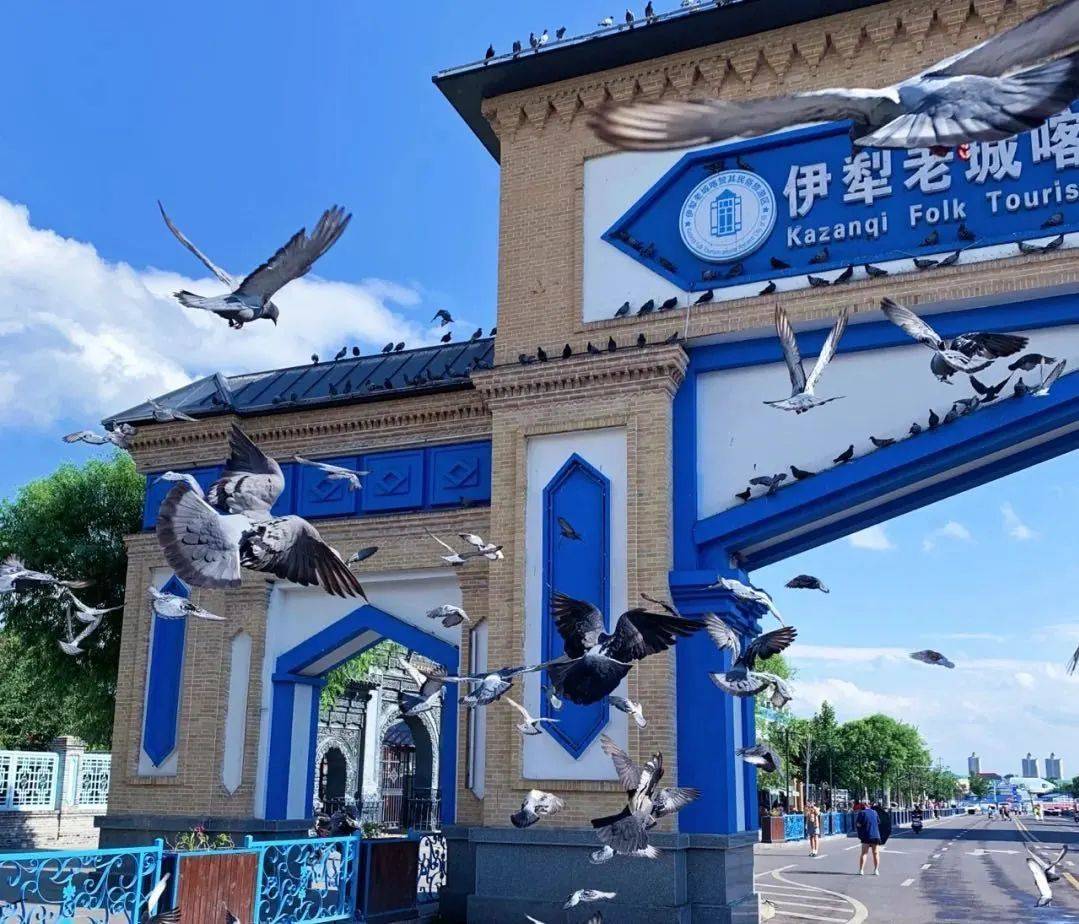 有一种蓝叫"伊犁蓝"喀赞其与喀赞其相比,光明街的蓝色更像是在深海