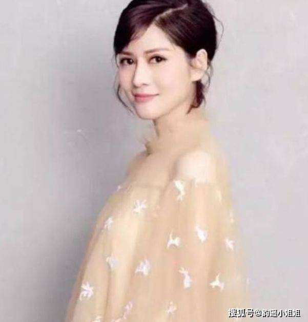 她曾和冯小刚夜宿8小时,花光陈红老公上千万,终被老公赶出门_沈星_婚