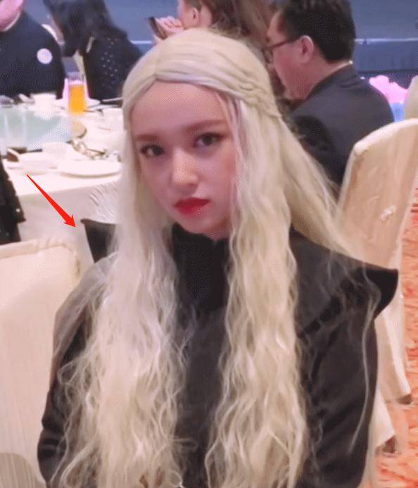 原创有种颜值叫程潇染白发本以为会有违和感效果却惊艳全场