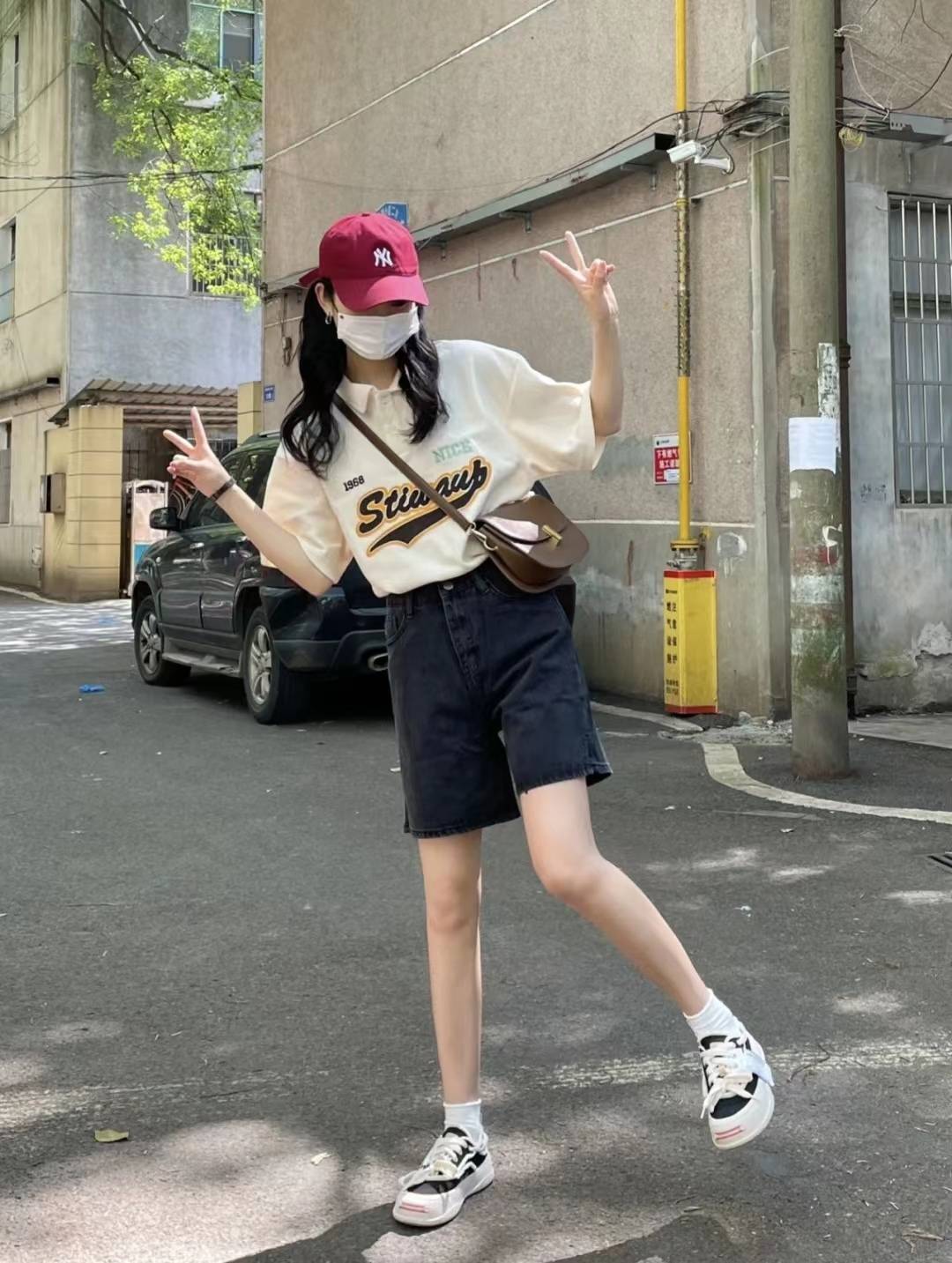 原创夏天短裤怎么搭配上衣和鞋子好看