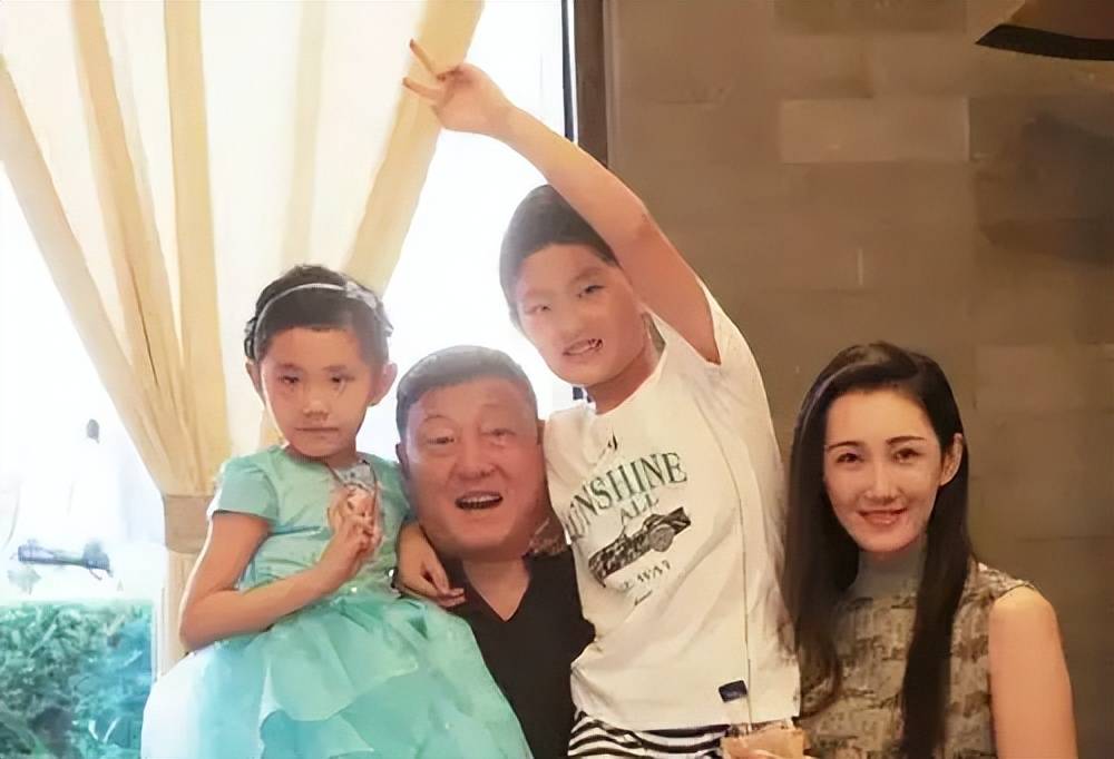 原创著名歌手韩磊一家四口其乐融融就是儿子让我头痛