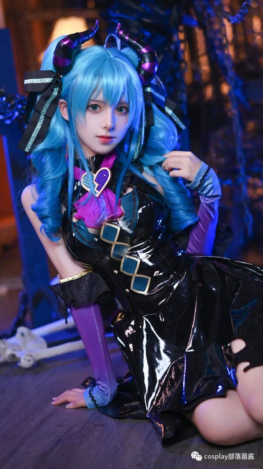 cos:miku小恶魔cos正片@腥味猫罐_wb_摄影_冬瓜