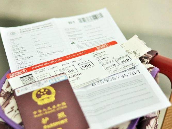 如毕业后在国外有工作经历,需提供境外工作和纳税证明.