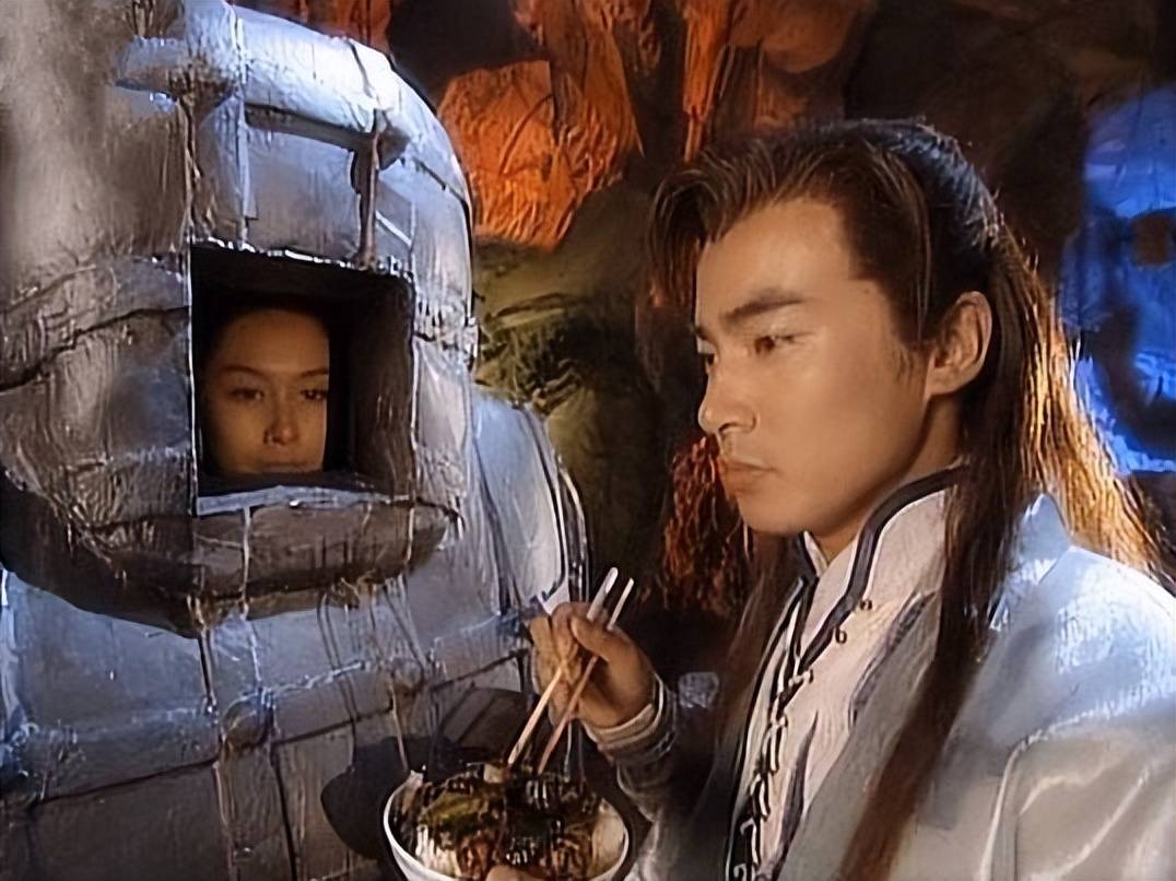 最后,让萧十一郎主动受了委屈,砍掉了沈太君的脑袋,让他与沈璧君连城