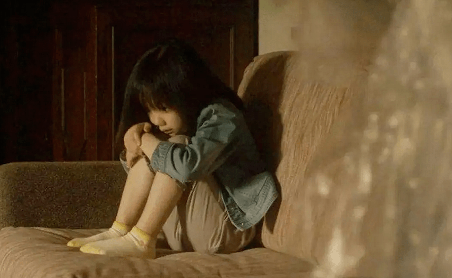 无忧无虑的孩子也会得抑郁症?不用怀疑_成人会_儿童_情绪