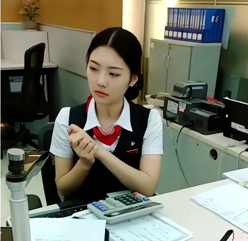 铁饭碗幸福感排名已更新银行职员仅第6榜首备受女生青睐