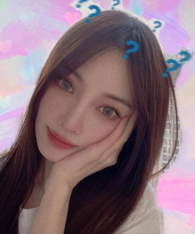 小璐故意将儿童发卡戴头上,重新美回18岁,这颜值我