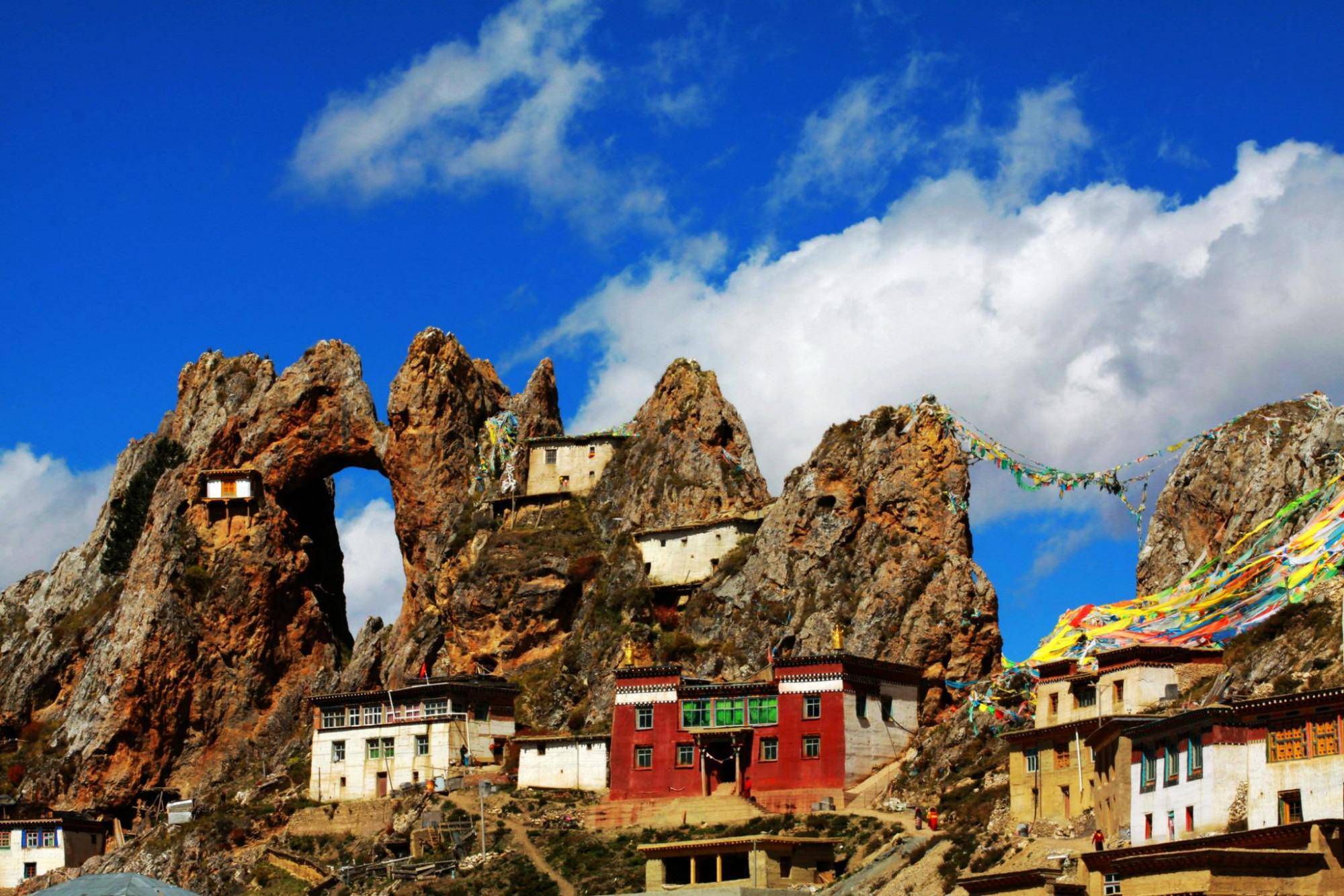西藏最神秘的古寺，立于5千米海拔之上，连当地人知道的都不多