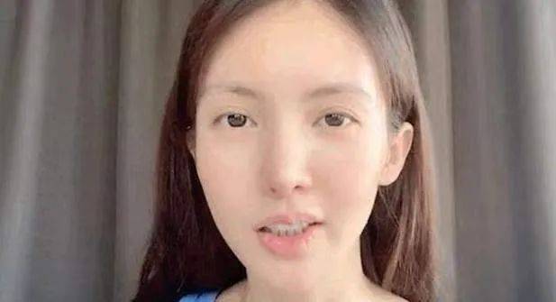 脸歪,鼻子歪,嘴巴歪,这7位明星长相不"端正",依旧很美