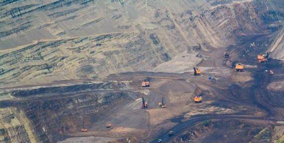 中国第一大露天煤矿，开采100多年资源耗尽，如今成为热门景点