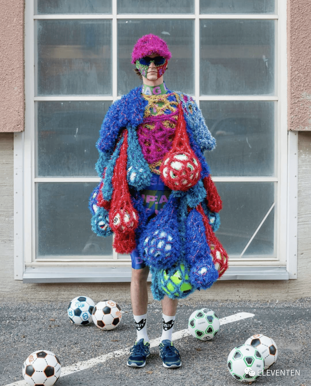 芬兰针织服装设计师juhavehmaanper01用柔软的纱线打破男装的刻板