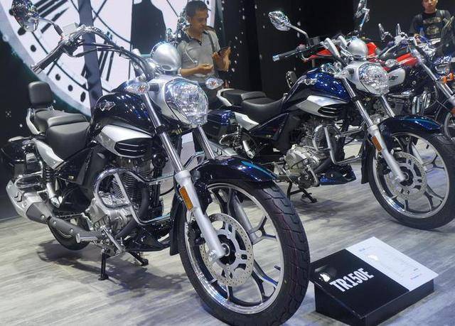 豪爵 tr150e是豪爵在街车中的头牌摩托车产品,善于运用它心满意足的