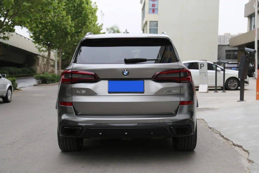 宝马x5全车改色贴膜液态金属银