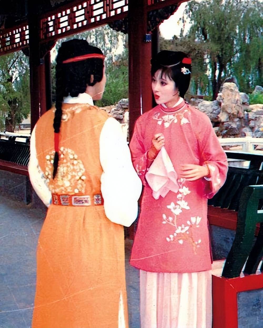 原创邢岫烟有心机她利用妙玉提高声誉利用薛蝌赢得婚姻利用薛宝钗尽早