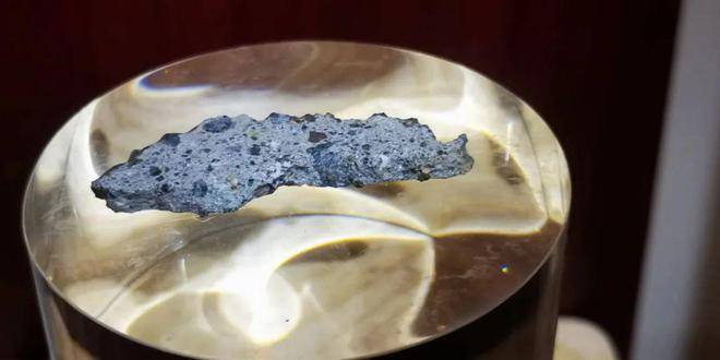 艾山天文台流星博物馆馆藏灶神星陨石