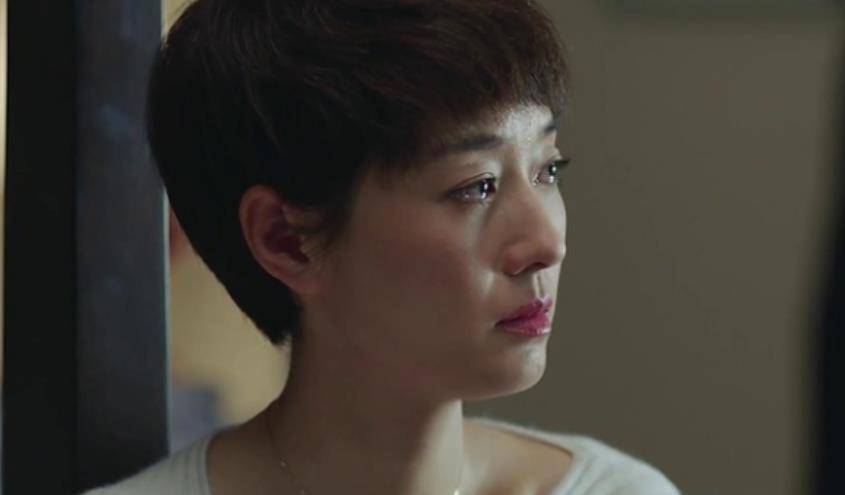 原创文章前妻马伊琍近照曝光一头短发略显凌乱肚子赘肉成功抢镜