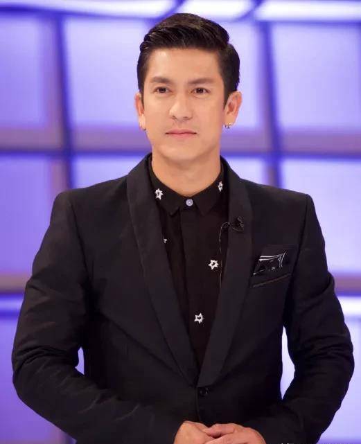 原创岁月不曾减少他们的帅气盘点十位国外大叔级男明星