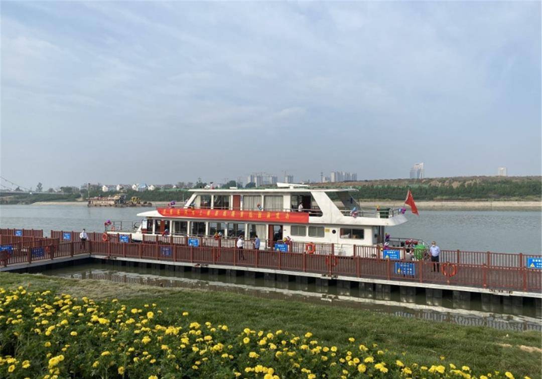 济宁一地有北方最大的淡水湖，京杭大运河穿行而过，有望撤县改市