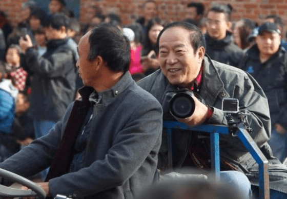 原创抛弃冯巩3次14次登上春晚58岁成单身的牛群今现状如何