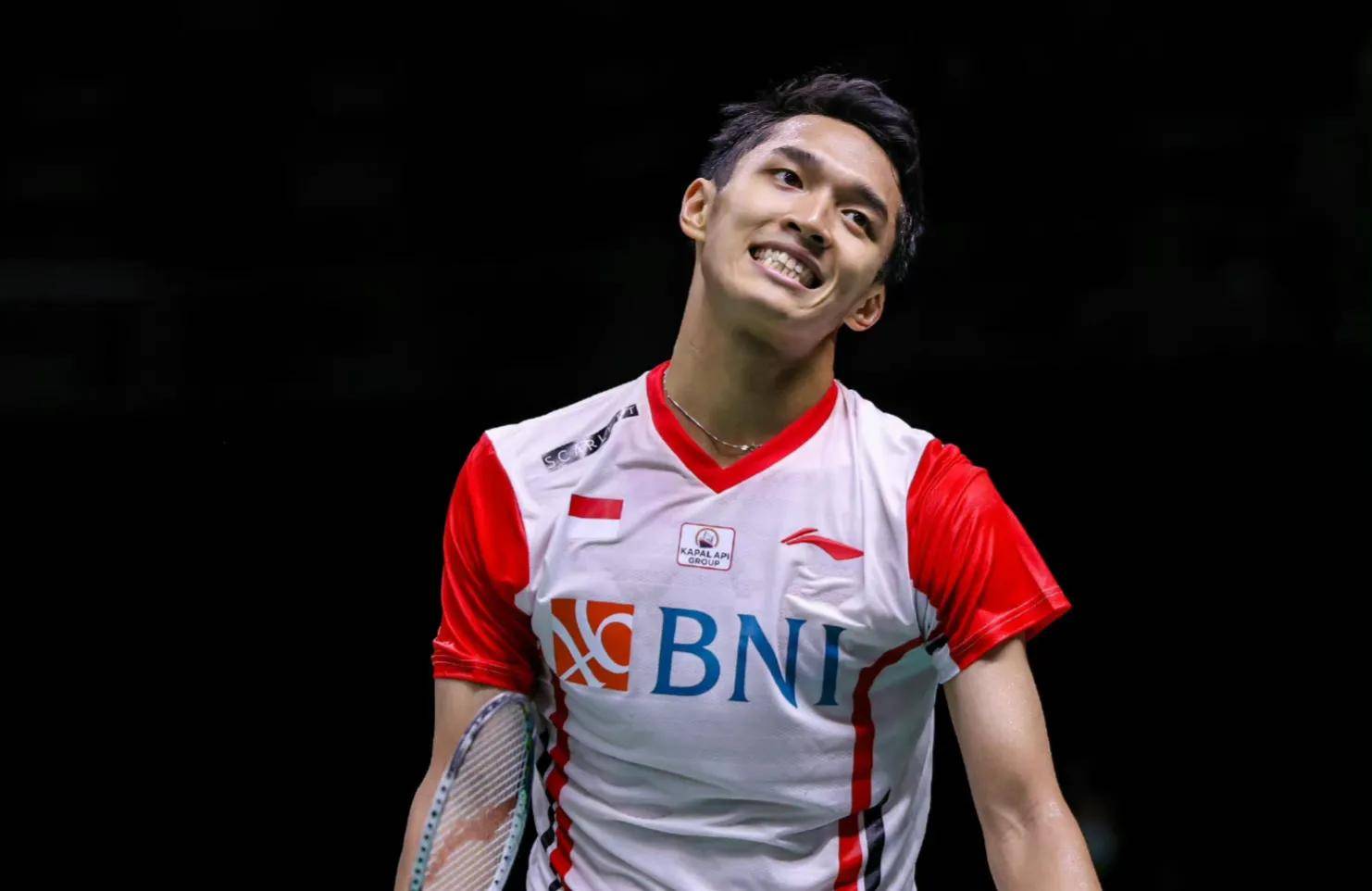 以14-21,21-13和18-21的比分不敌日本临时配对的组合古贺辉/渡边勇大