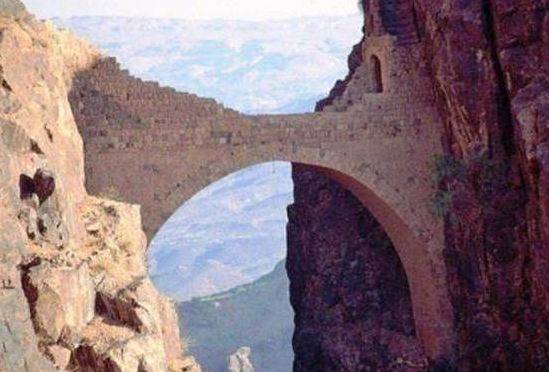 海拔高2600米的桥梁，如今都不明白如何建成，已有400多年的历史