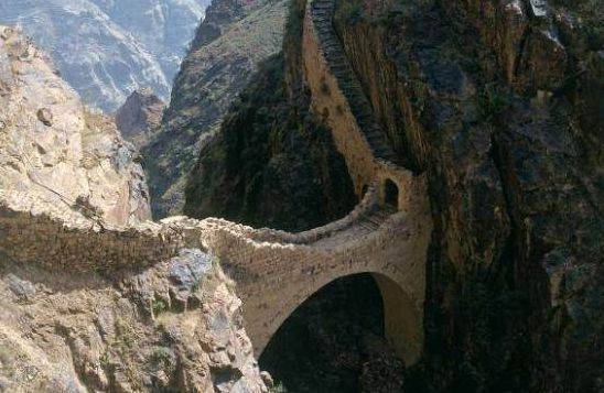 海拔高2600米的桥梁，如今都不明白如何建成，已有400多年的历史