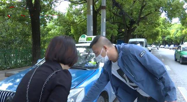 我逆行你沒權管貴州出租車司機這麼說車主一腳油門撞上來