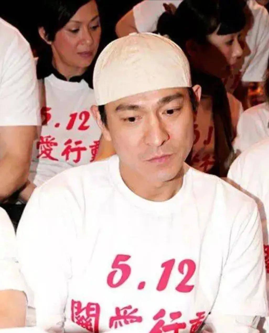 鲜为人知的汶川记忆:周迅在家包粽子,刘德华向艺人下跪_秦怡_吴京