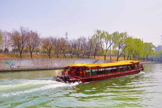 昆玉河游船这条河始于金代,是在古高粱河的河床基础上挖掘而成的,是一