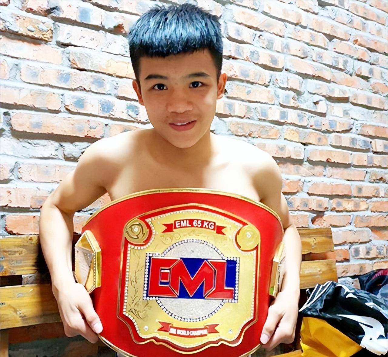 搏击少年张沛勉世界大赛首秀一战成名中国最强高中生诞生