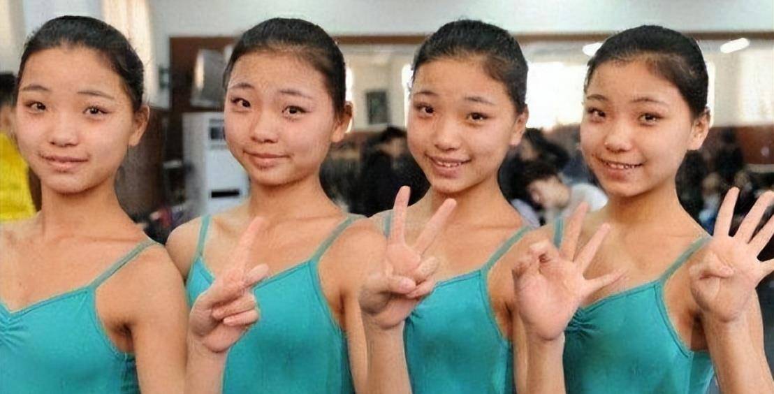 山东四胞胎冰清玉洁上同所大学还住同一间宿舍姐妹情深