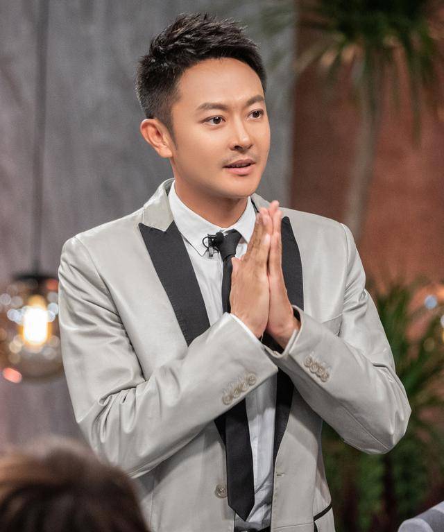 如今,印小天也受邀参加综艺节目《追光吧哥哥》的录制,这也算是印小天