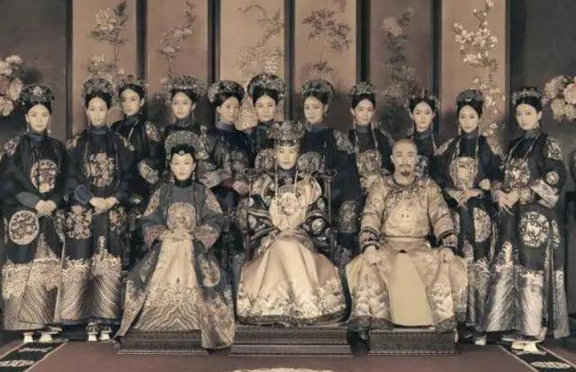 乾隆一生的嫔妃多达41位,他却独宠一人,牌子被翻掉漆_爱新觉罗·弘历