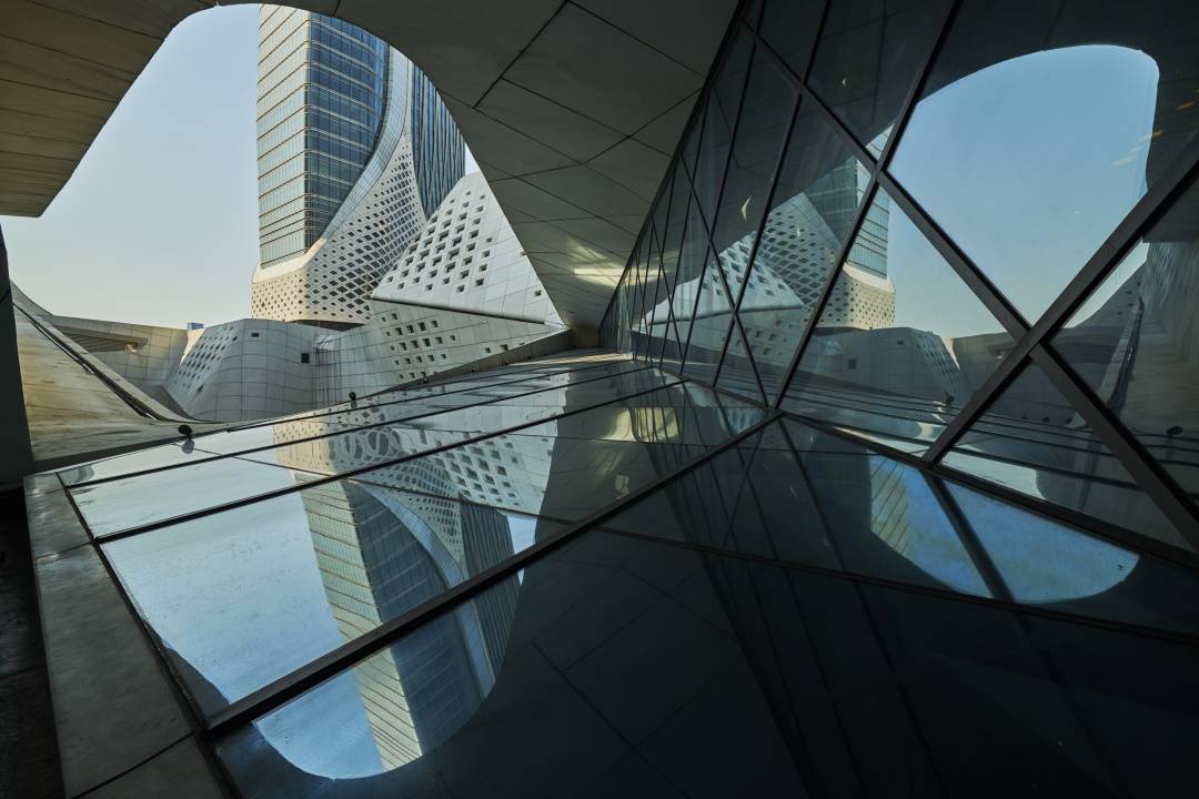 看了扎哈的作品才知道什么是大师级设计