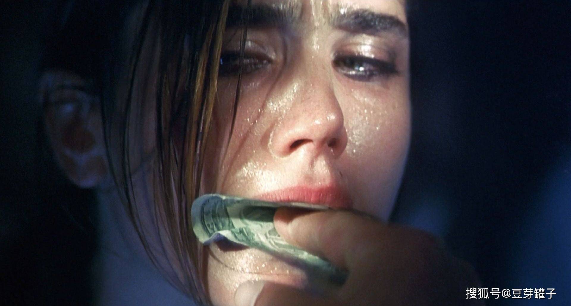 梦之安魂曲一部极为灰暗的电影被评为十大禁片震撼人心