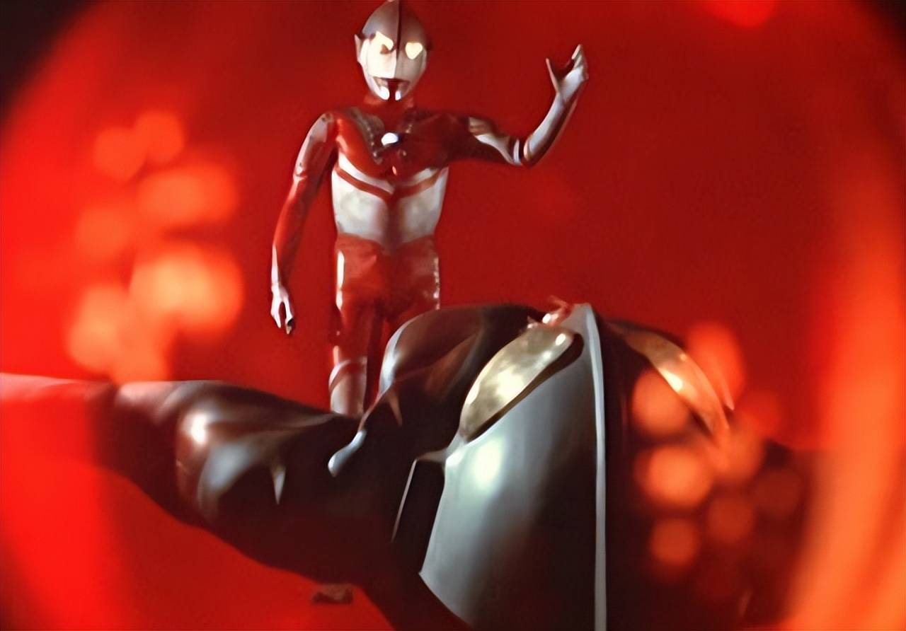 奥特曼大电影上映佐菲化身夜神月为宇宙和平牺牲人类