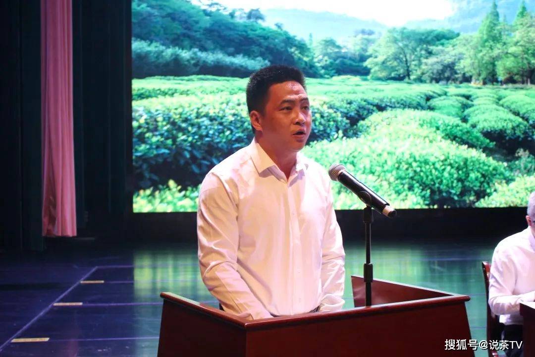 武夷山市民政局局长周强出席会议并致辞.