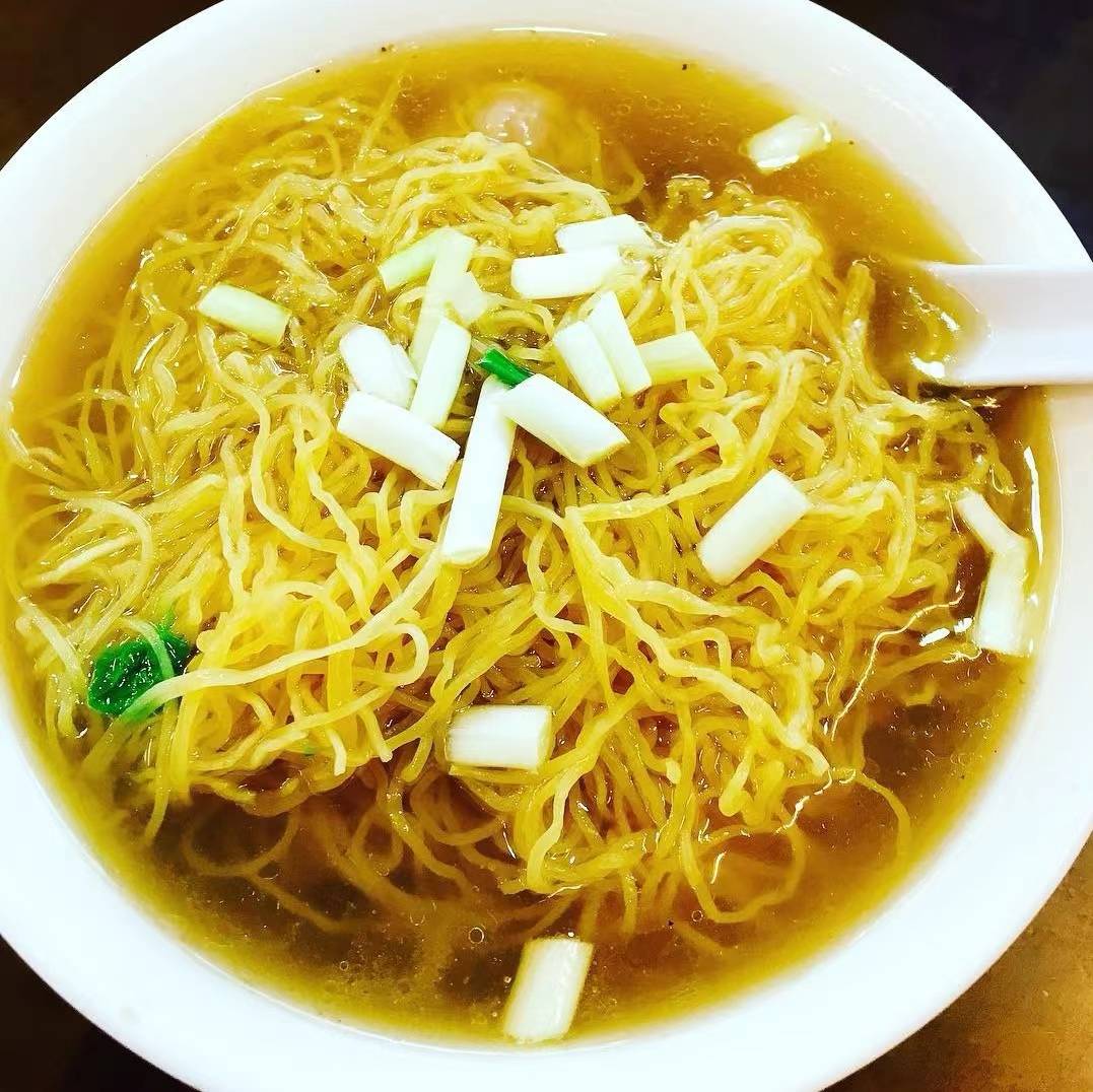 这种鱼是云吞面美味的秘诀,少了它就不地道了_大地_汤底_鱼身扁