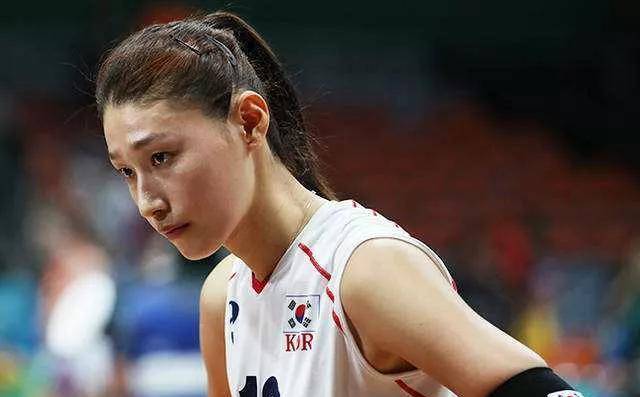 原创国内豪华版小彩娃成年后就参加国际大赛并与国际巨星隔网对轰