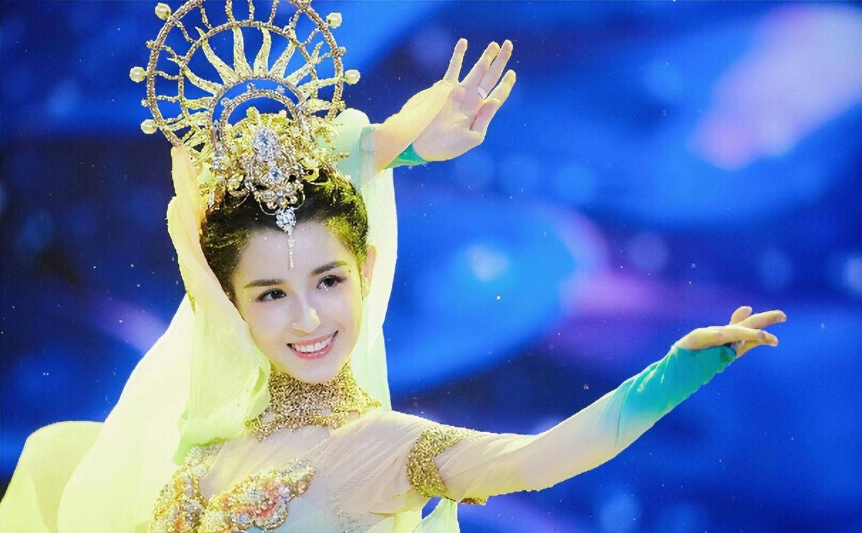 有种美人儿叫 少数民族 这位女星 美的百花争艳 美女 小时候 叶赫那拉氏