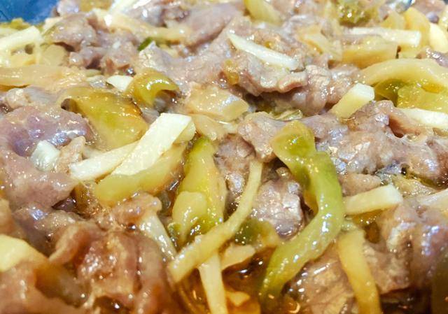 榨菜蒸肉开胃爽滑味道非常的都好榨菜肉丝炒饭酸香开胃