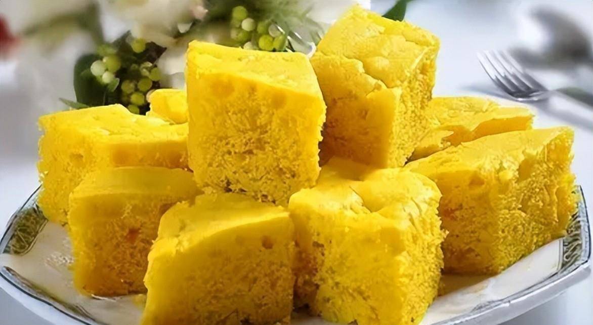 原创教你玉米面大发糕的简单做法喧软好吃不塌陷比蒸馒头简单