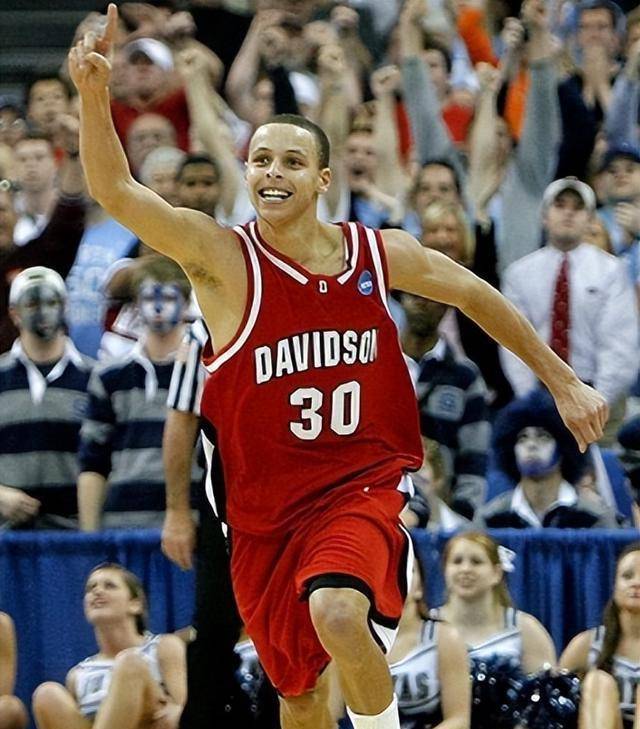 原创西决之前库里收到毕业的好消息球迷眼中的小学生熬到大学毕业了